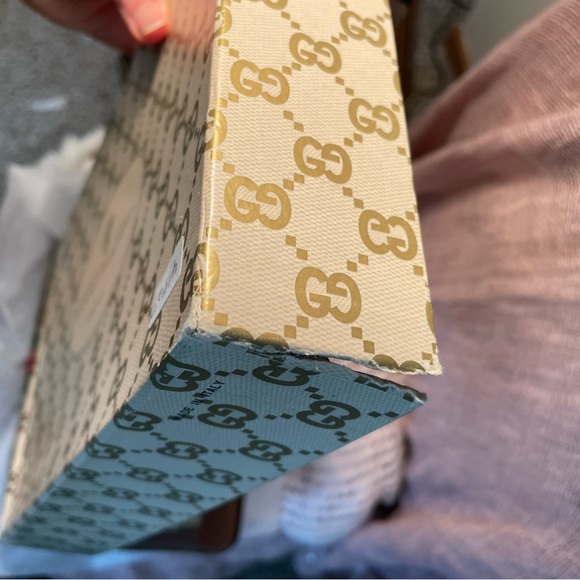 Gucci Sherry GG Supreme Canvas Clutch Velcro Closure with original box!! - Picture 10 of 16